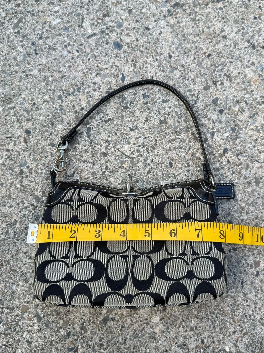 Coach Black Tan Signature Canvas Wristlet Turn Lock Clutch Y2K